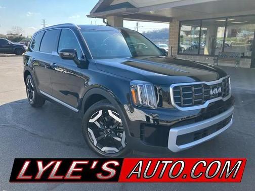 Black 2025 Kia Telluride S AWD