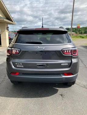 Gray 2022 Jeep Compass Latitude