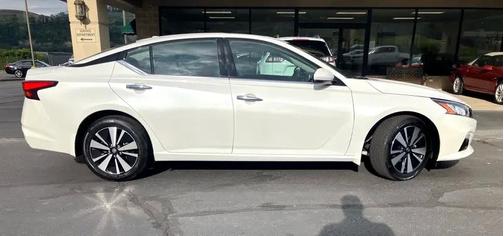 2022 Nissan Altima 2.5 SL