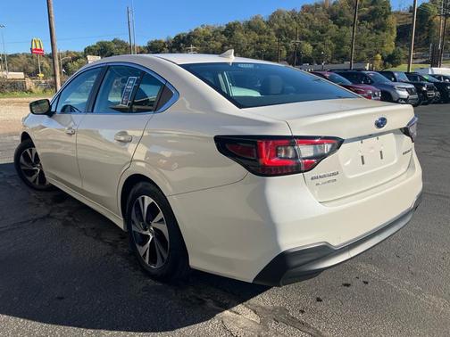 2022 Subaru Legacy Base