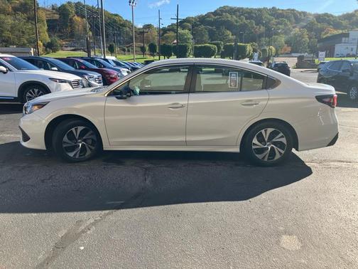 2022 Subaru Legacy Base