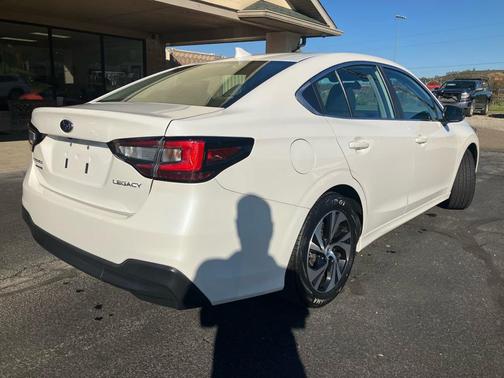 2022 Subaru Legacy Base