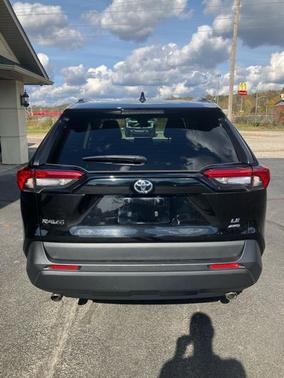 2020 Toyota RAV4 LE