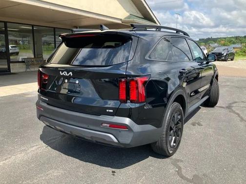 Black 2023 Kia Sorento S
