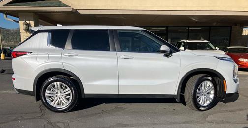 2023 Mitsubishi Outlander ES S-AWC