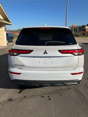 2023 Mitsubishi Outlander ES S-AWC