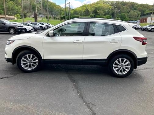 2022 Nissan Rogue Sport SV
