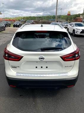 2022 Nissan Rogue Sport SV