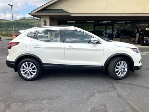 2022 Nissan Rogue Sport SV