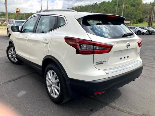 2022 Nissan Rogue Sport SV