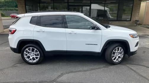 White 2024 Jeep Compass Latitude Lux