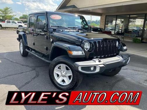 Black 2022 Jeep Gladiator Sport S