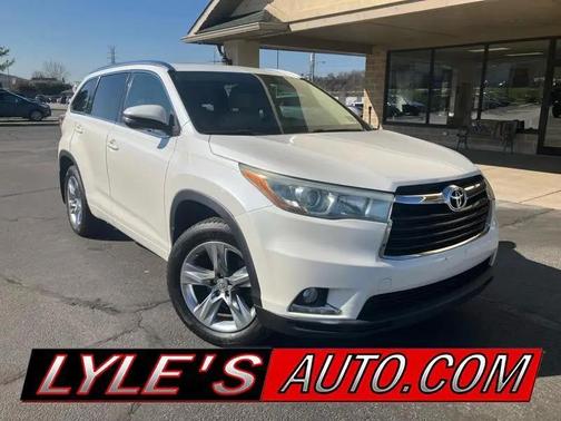 White 2015 Toyota Highlander Limited