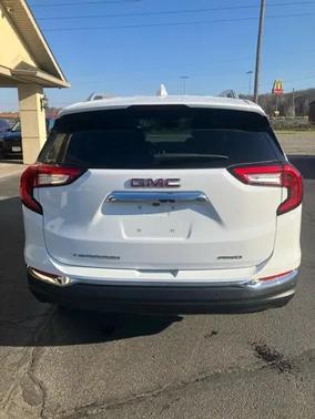 White 2024 GMC Terrain SLT