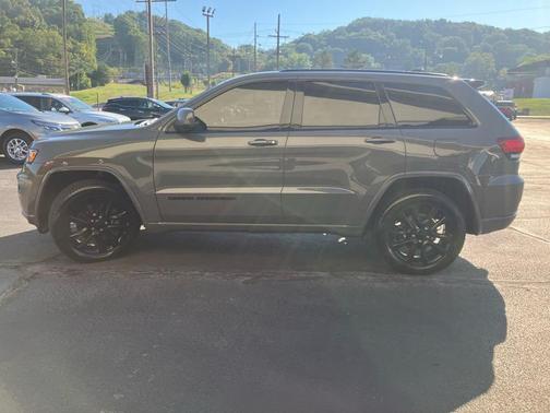 2021 Jeep Grand Cherokee Laredo