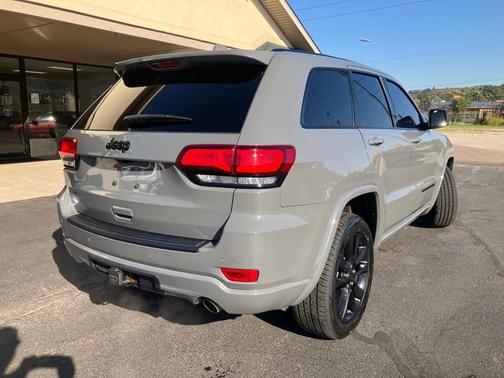 2021 Jeep Grand Cherokee Laredo