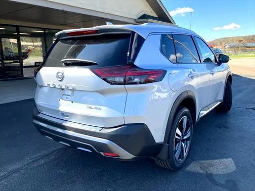 2022 Nissan Rogue SL