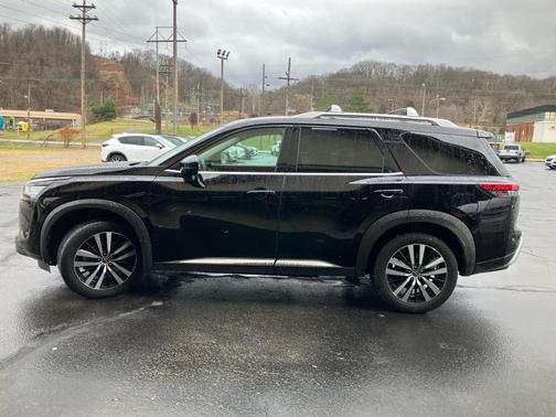 2023 Nissan Pathfinder Platinum 4WD