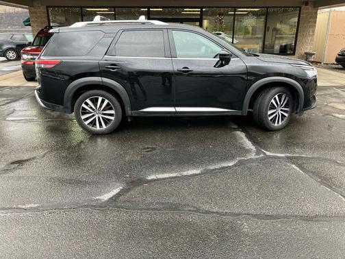 2023 Nissan Pathfinder Platinum 4WD