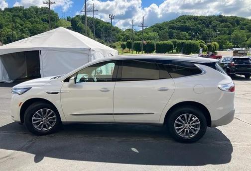 White 2023 Buick Enclave AWD 4dr Essence