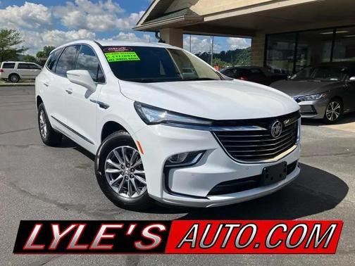 White 2023 Buick Enclave AWD 4dr Essence
