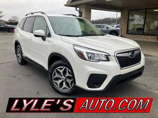 White 2019 Subaru Forester Premium