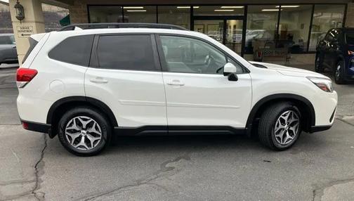 White 2019 Subaru Forester Premium