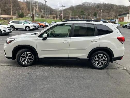 White 2019 Subaru Forester Premium
