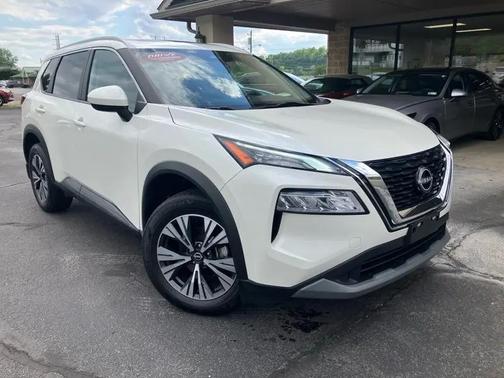 White 2023 Nissan Rogue SV