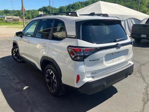 White 2025 Subaru Forester Premium