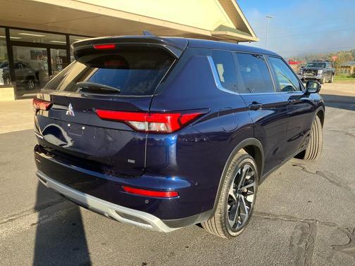 2022 Mitsubishi Outlander SE