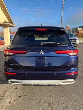 2022 Mitsubishi Outlander SE