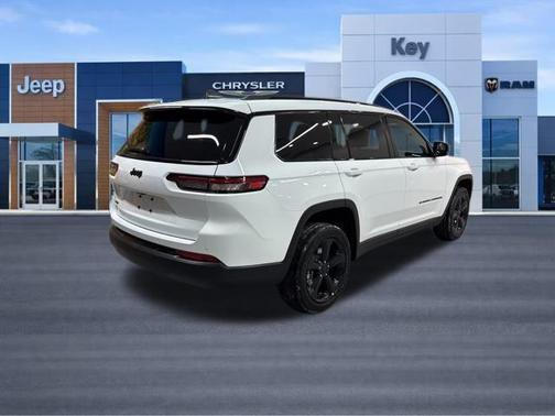 Bright White Clearcoat 2025 Jeep Grand Cherokee L Laredo