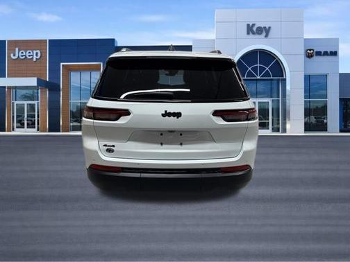 Bright White Clearcoat 2025 Jeep Grand Cherokee L Laredo