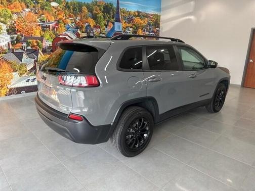 2023 Jeep Cherokee Altitude Lux