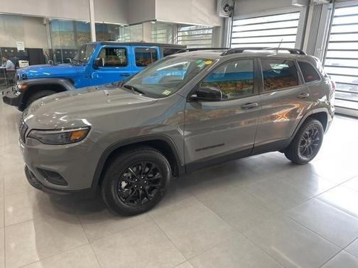 2023 Jeep Cherokee Altitude Lux