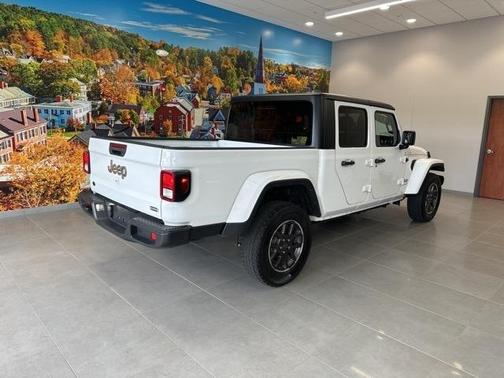 2023 Jeep Gladiator Overland
