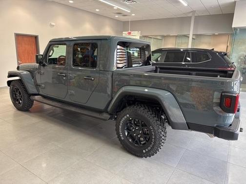 2025 Jeep Gladiator Sport
