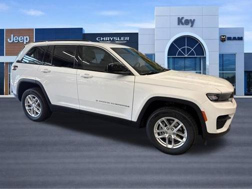 Bright White Clearcoat 2026 Jeep Grand Cherokee Laredo X