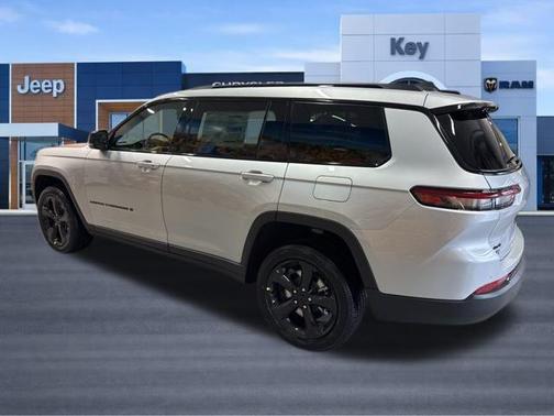 Silver Zynith 2025 Jeep Grand Cherokee L Laredo