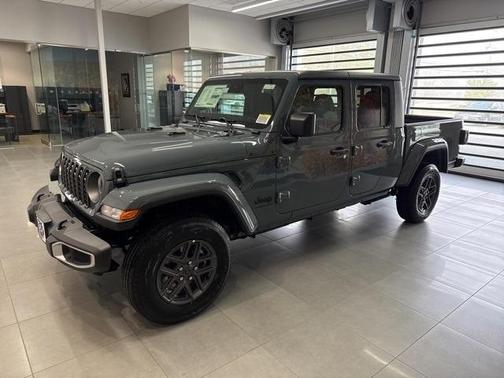 2025 Jeep Gladiator Sport