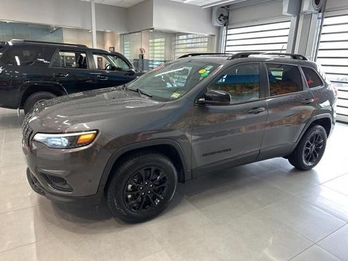 2023 Jeep Cherokee Altitude Lux