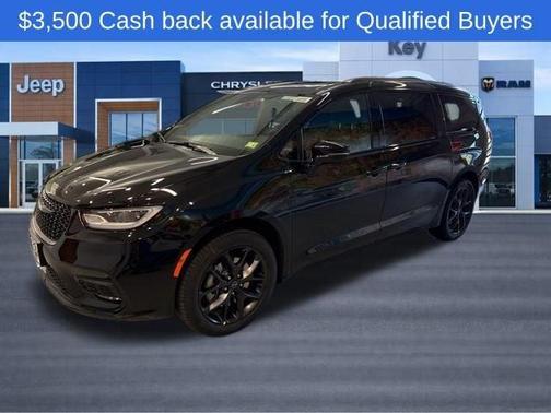 Diamond Black 2026 Chrysler Pacifica Limited