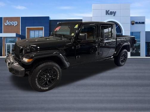 Black Clearcoat 2022 Jeep Gladiator Sport