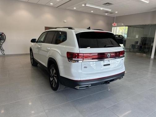 2025 Volkswagen Atlas 2.0T SE