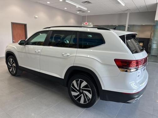 2025 Volkswagen Atlas 2.0T SE