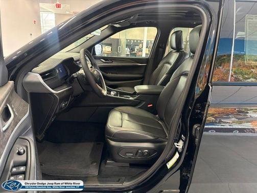 Diamond Black 2026 Jeep Grand Cherokee Limited