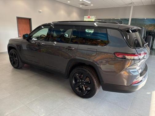2021 Jeep Grand Cherokee L Laredo