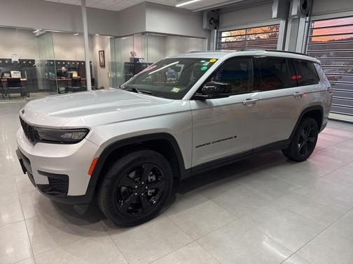 2023 Jeep Grand Cherokee L Laredo