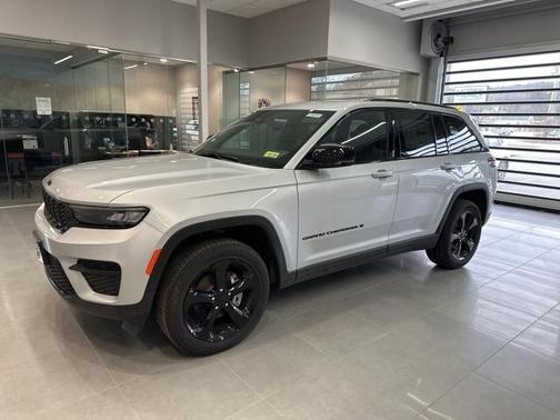 2024 Jeep Grand Cherokee Laredo